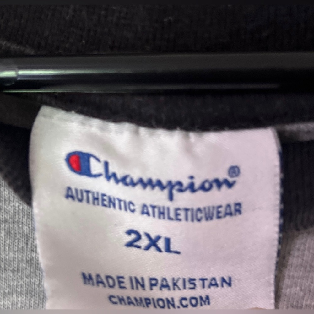 Men Champion T-shirt size 2xl - Picture 4 of 4